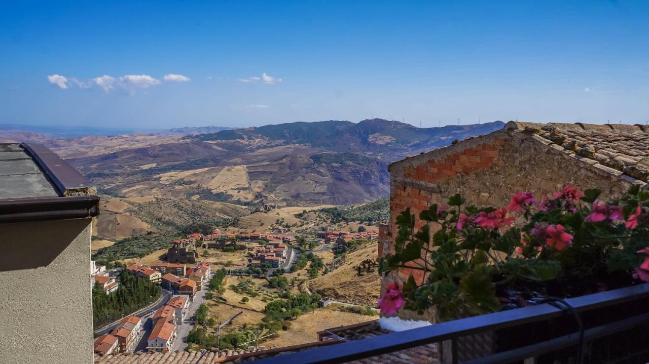 La Casa Del Fabbro Bed and Breakfast Troina Εξωτερικό φωτογραφία